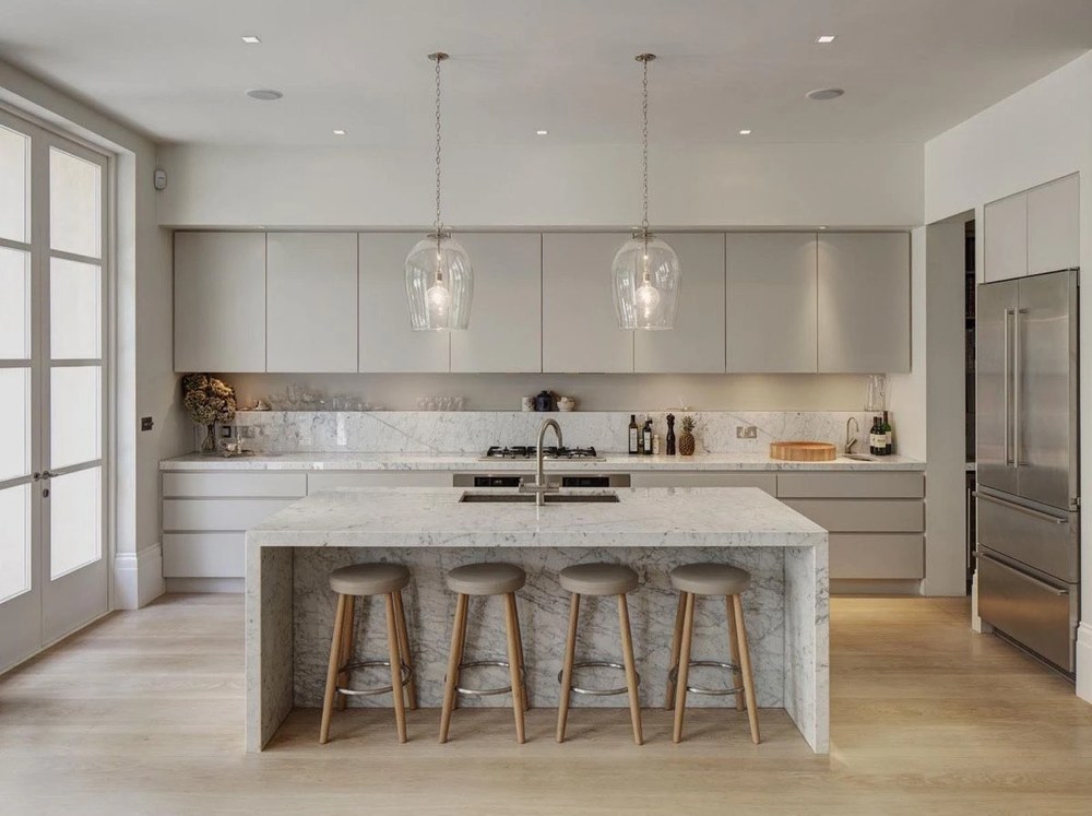 Дом без ручек: почему системы push-to-open стали символом современного минимализма?