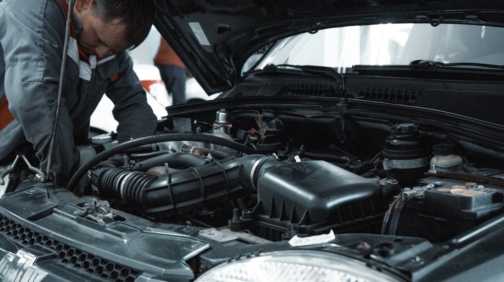 Гідравлічні циліндри: де застосовуються на СТО та у важкому ремонті