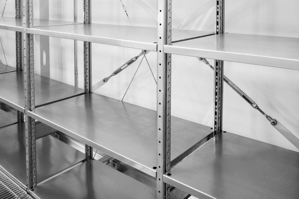 Универсальные стеллажные системы как основа эффективного оснащения магазинов и складов
